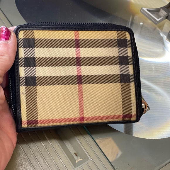 Burberry Nova Check Zippy wallet, NEVER USED! PVC/Black Leather, Made in Italy🔥 - Picture 1 of 8